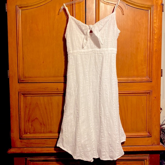 Gorgeous white embroidery cotton dress ❤️ - Picture 1 of 6